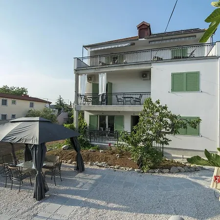Gambera Apartment *