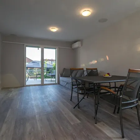 Gambera Apartment Pirovac